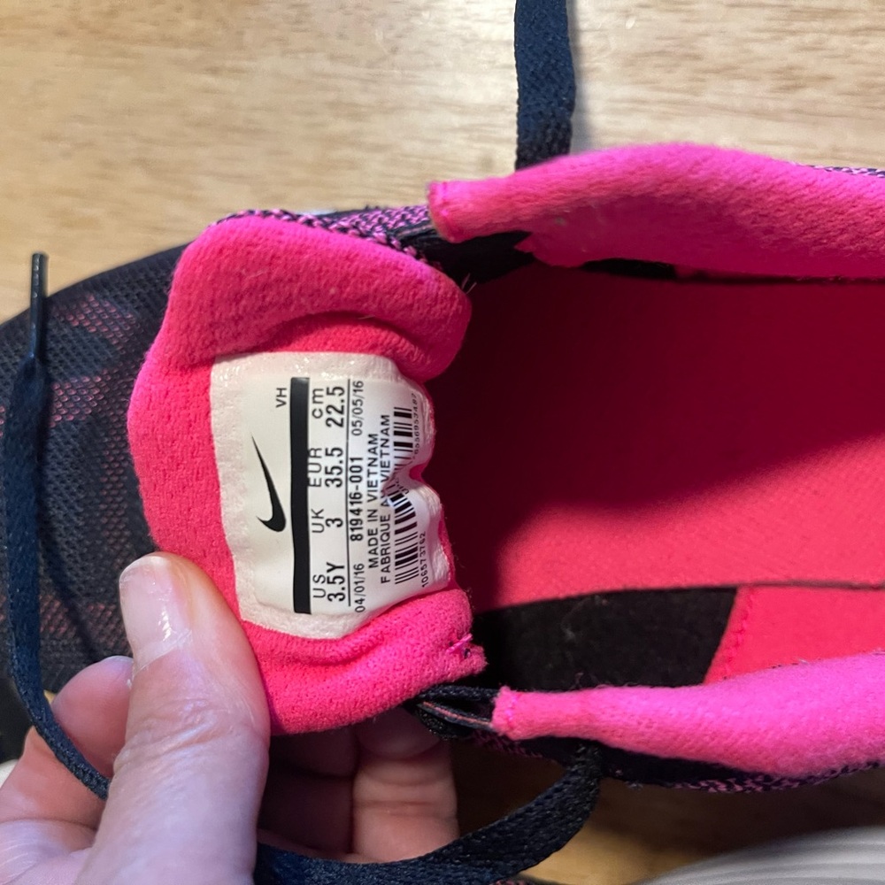 Nike Kids Sneakers - Black and Pink - Picture 3 of 5